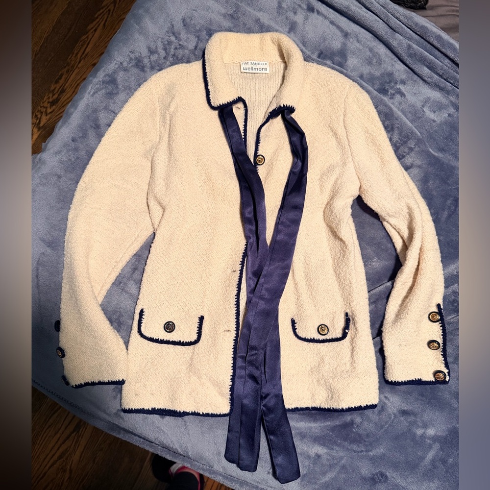 Pat Sandler Elegant Cream Teddy Jacket with Navy Accents Satin Bow small - Picture 2 of 7